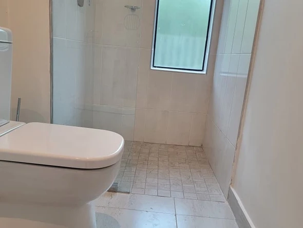 2 Bedroom Flat & Apartment