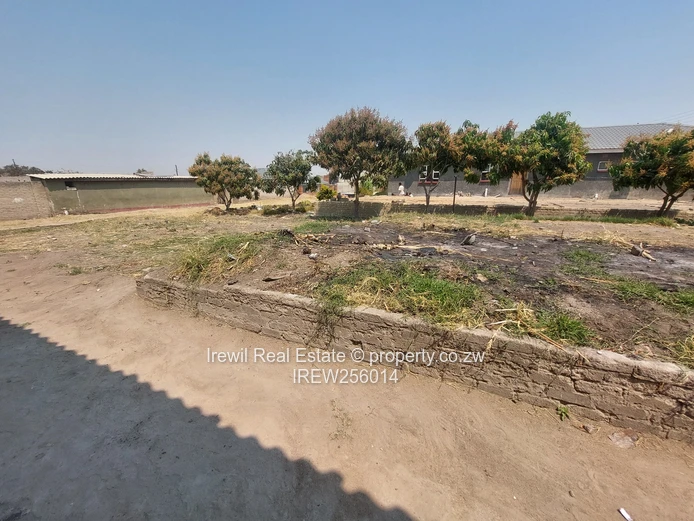 Chitungwiza Unit L extension Vacant Stand  (Sole Mandate)