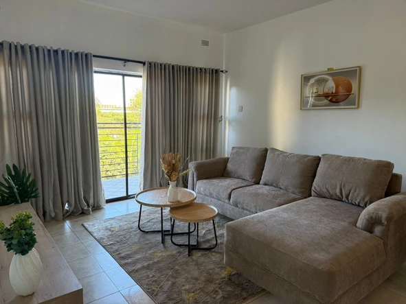 2 Bedroom Flat & Apartment