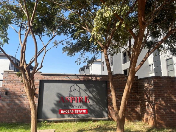 2 Bedroom Flat & Apartment