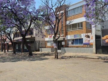 2 Bedroom Flat & Apartment