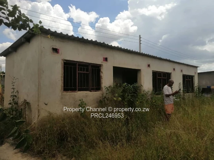 Short-term 3-Bed Cottage in Waterfalls - Large Plot