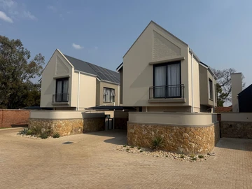 3 Bedroom Flat & Apartment