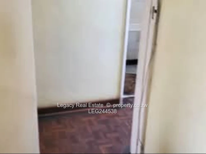 Secure Avenues Flat With Borehole & Parking