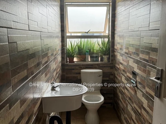 Spacious 4-Bed Family Home with Garden & Entertainment