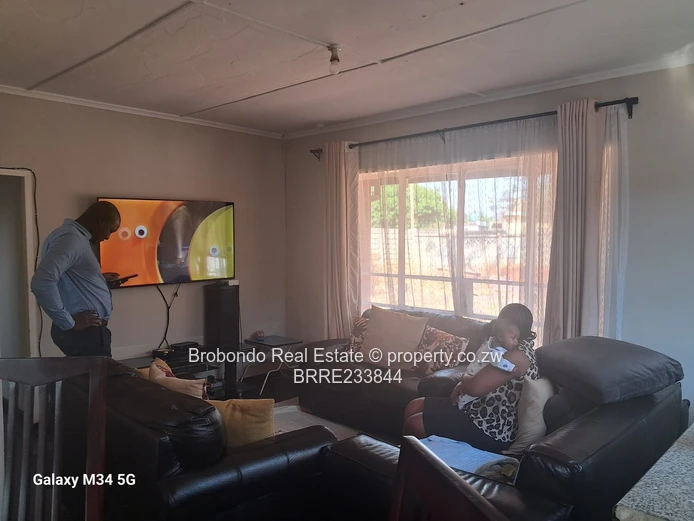 Cranborne 3 bed house for sale!