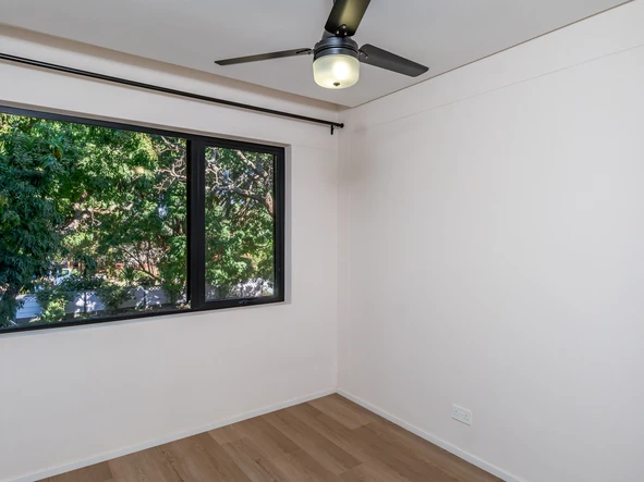 3 Bedroom Flat & Apartment