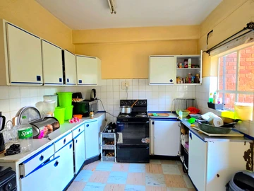 3 Bedroom Flat & Apartment