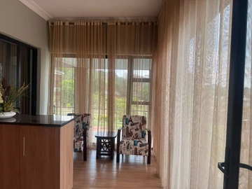 6 Bedroom House
