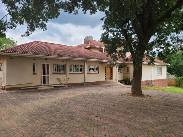 6 Bedroom House
