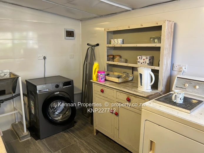 Quaint Semi-Furnished 1-Bed Garden Garden Cottage (Sole Mandate)