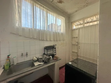 2 Bedroom Flat & Apartment