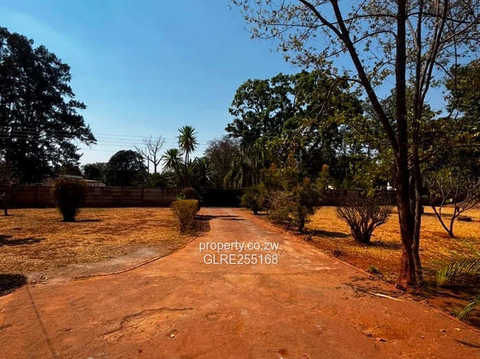 3-Bed Family Home in Emerald Hill, Harare West — Borehole