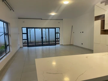 4 Bedroom Flat & Apartment