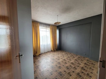 2 Bedroom Flat & Apartment