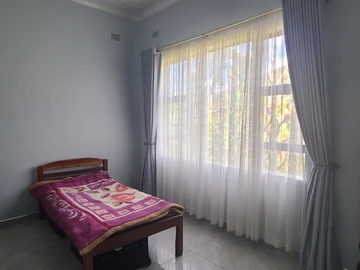 6 Bedroom House