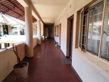 Hotel & Lodge