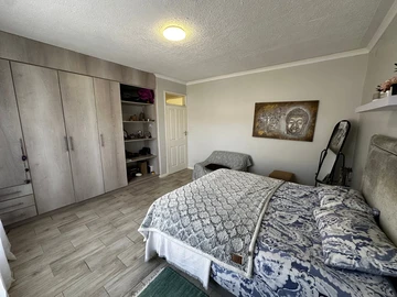 3 Bedroom Flat & Apartment