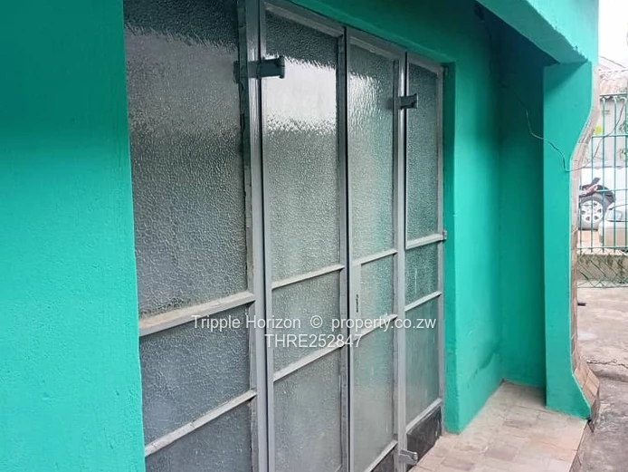 5-Bed Chitungwiza Home with Borehole & Secure Yard