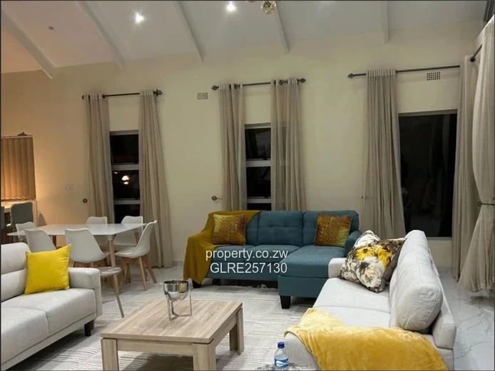 Vaulted Living: Modern 3-Bed Greystone Park with Borehole