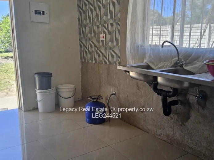 Neat & Secure 2-Bedroom Cottage To Let In Hatfield