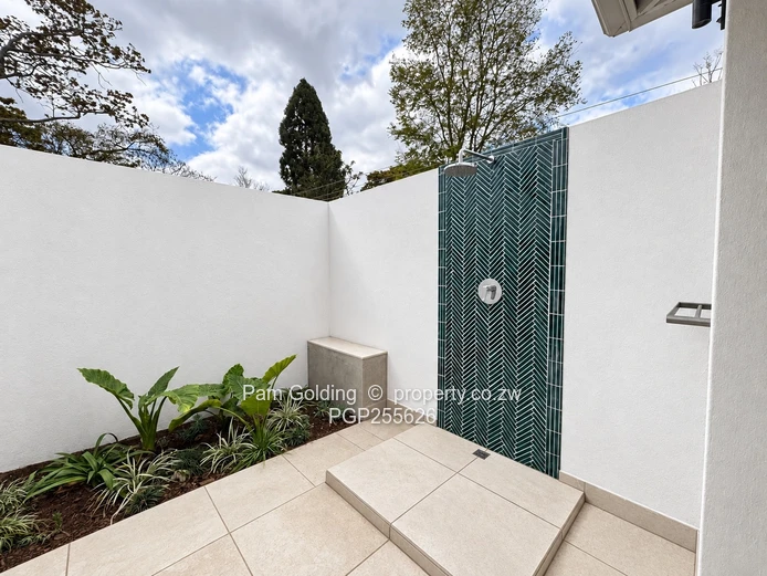 Exclusive Living - 4 Bedroom Home Chisipite 