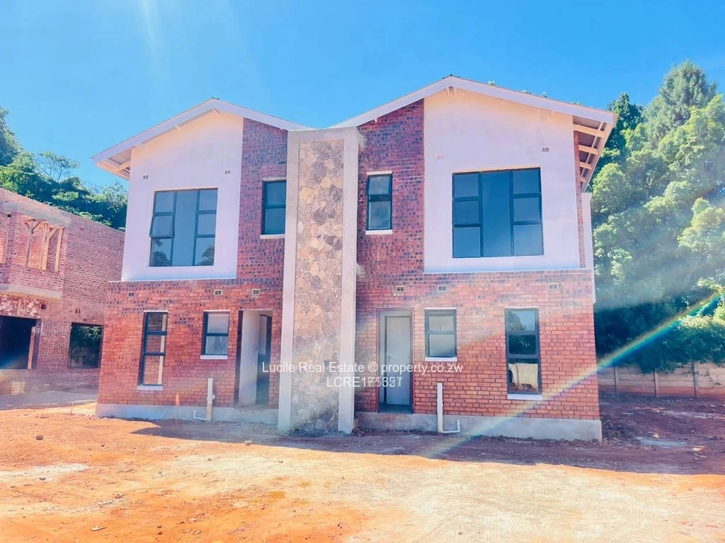 3 Bed Townhouse Complex for Sale in Helensvale LCRE172867