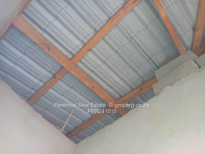 Incomplete house for sale in Cowdrypark