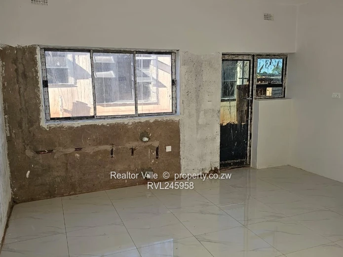 500m² Stand Nyeredzi Ridge – Newly Built Home