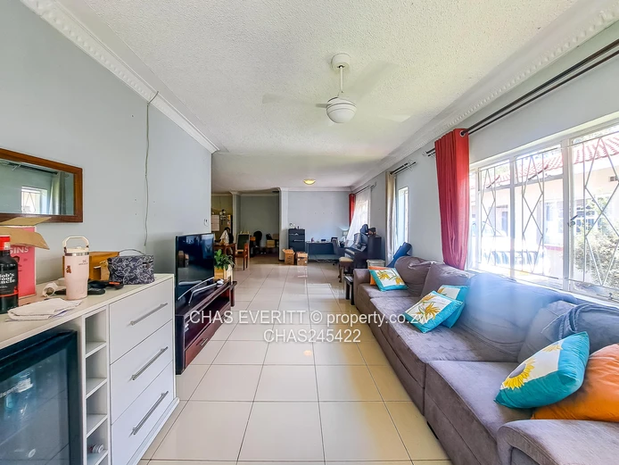 Three  Bedroomed Garden Flat In Highlands 