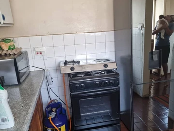 2 Bedroom Flat & Apartment