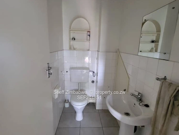 Sunlit Double-Storey 3-Bed Garden Flat in Avenues