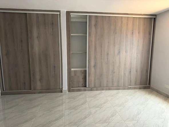 4 Bedroom Flat & Apartment