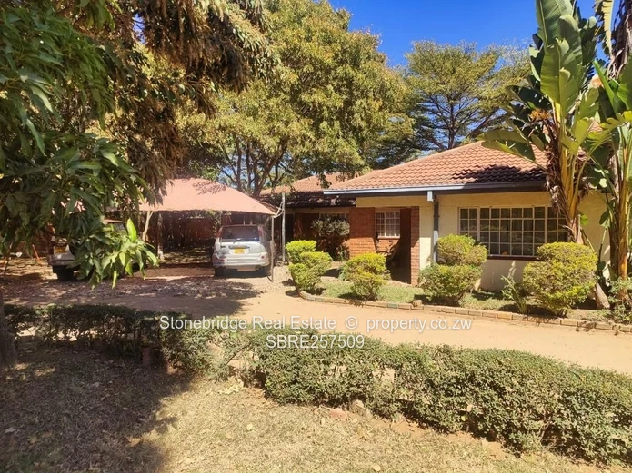 4 Bedroomed House in Zimre Park. Harare For Sale