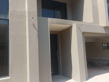 4 Bedroom Flat & Apartment