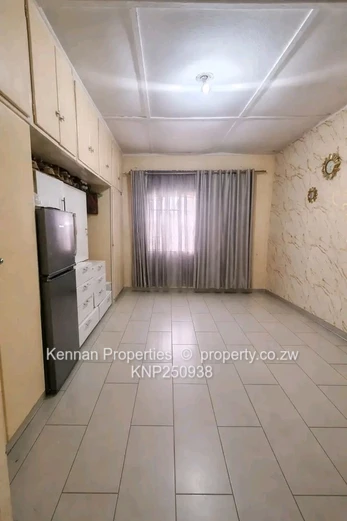 Hatfield 4-Bed Townhouse in a Complex 