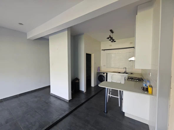 Flat & Apartment