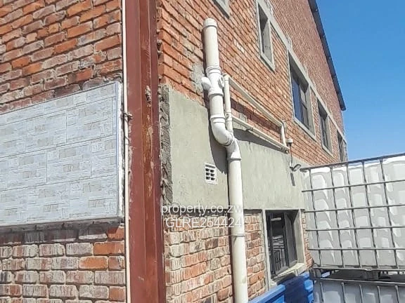 2,000 m² Workshop in Ardbennie — Borehole & Service Pit