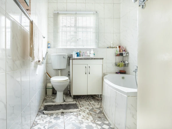 3 Bedroom Garden Flat