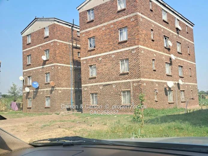 Mufakose 2 bedroom flat lounge fitted kitchen combined toilet and bathroom on ground floor 