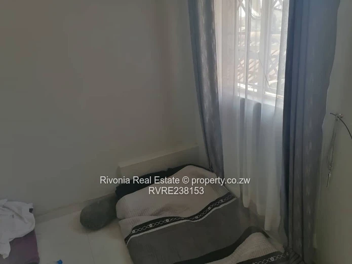 Old Marlborough 5beds house 4269sqm . Potential for redevelopment deeds