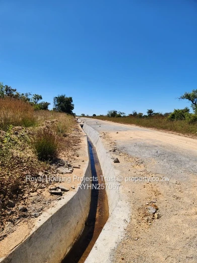 1250m² Rusape Stand — Main Road Frontage, Concrete Drainage & Water