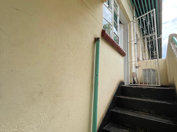 2 Bedroom Flat & Apartment