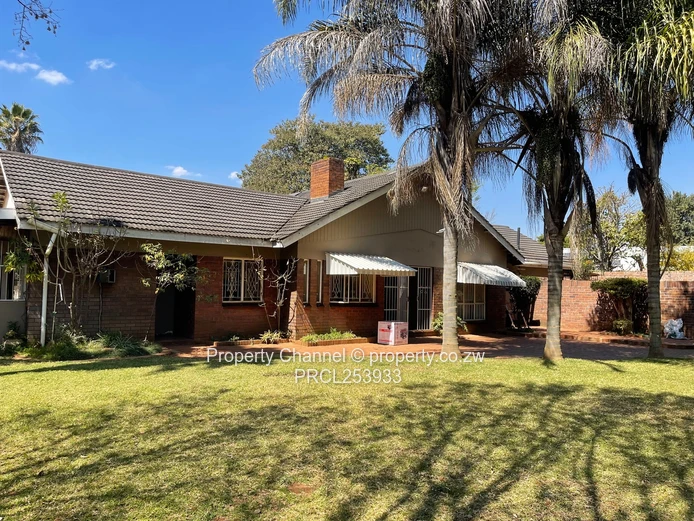 4 bed house with lots of Investments opportunities 