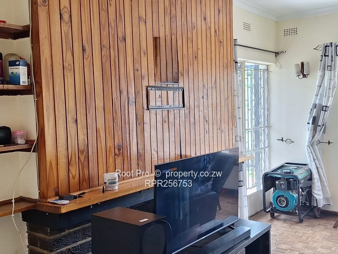 Spacious, excellent location and incredible buy! (Sole Mandate)