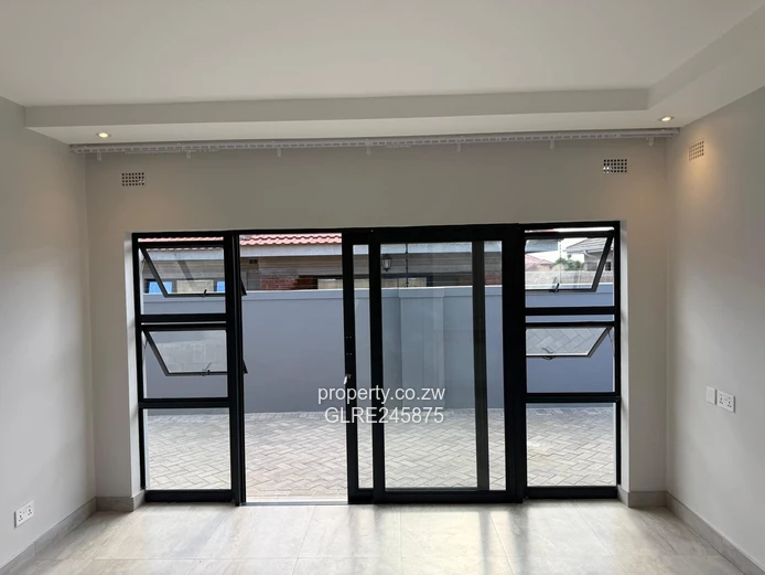 Mabvazuva: Modern 3-Bed Home with Borehole & Paved Yard