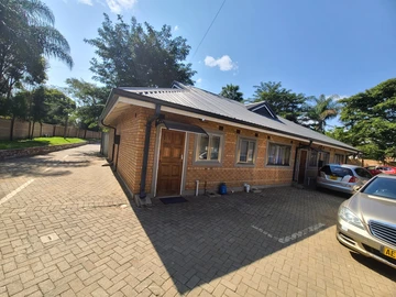 2 Bedroom Flat & Apartment