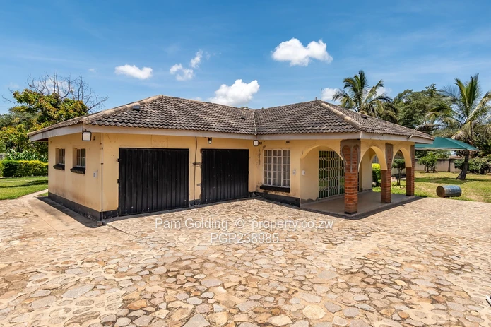 House with seperate cottage - Ideal for Rental Income