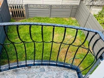 2 Bedroom Flat & Apartment