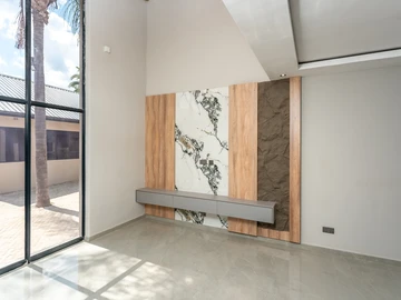 3 Bedroom Flat & Apartment